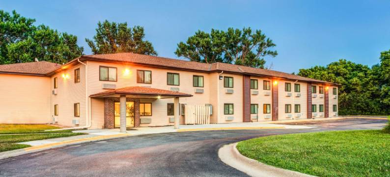 布莱尔速8酒店(Super 8 by Wyndham Blair)图片