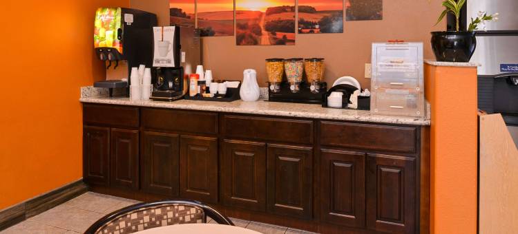 马德拉美洲最佳价值套房酒店(Americas Best Value Inn and Suites Madera)图片