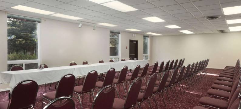 西基洛纳温德姆速8酒店(Super 8 by Wyndham West Kelowna BC)图片