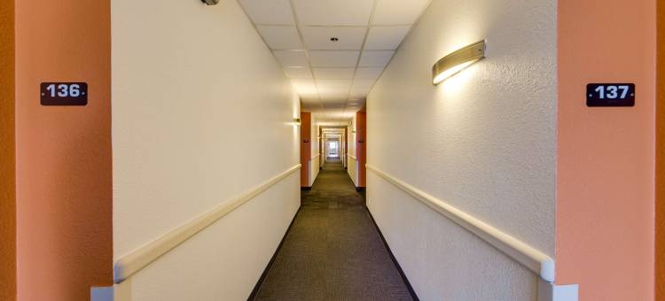 多伦多布兰普顿6号汽车酒店(Motel 6 Brampton, on - Toronto)图片