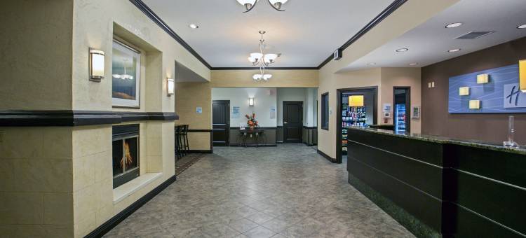 智选假日套房酒店格林贝东(Holiday Inn Express & Suites Green Bay East)图片