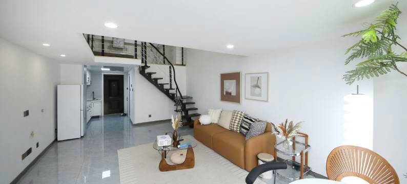 天山银河广场投影大床房复式loft密码锁公寓(裕华东路分店)图片