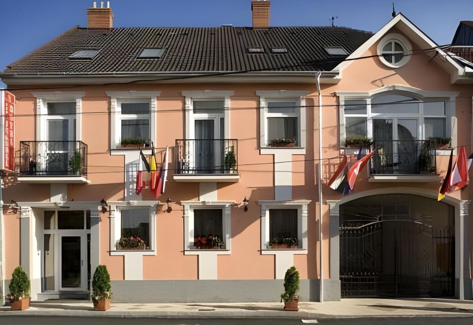 Hotel Isabell GyőrOver view