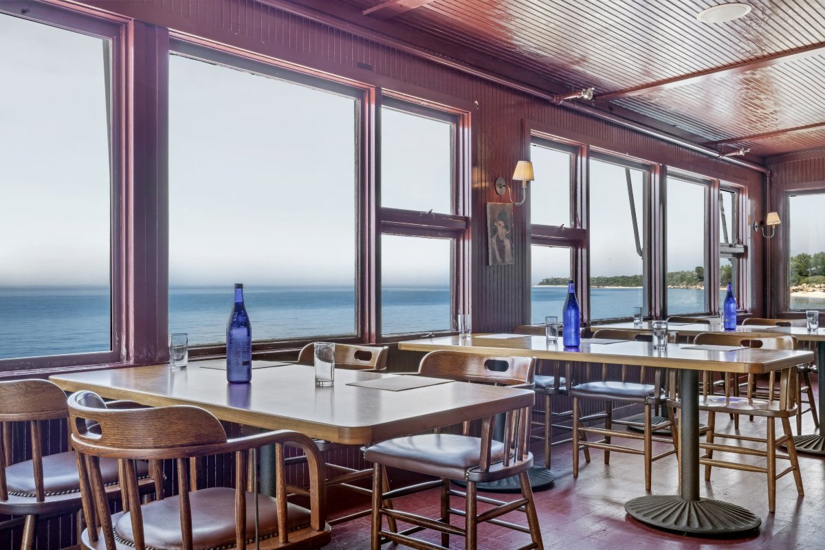 Sound View GreenportHotel Overview