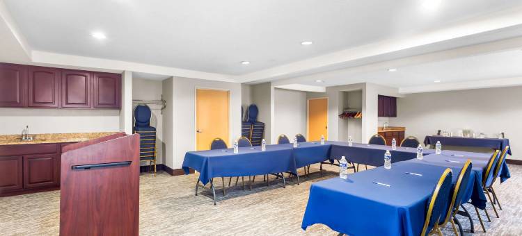 奥斯威戈贝斯特韦斯特酒店(Best Western Oswego Hotel)图片