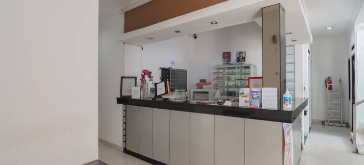 红多兹酒店-近万隆阿伦阿伦3号(RedDoorz Near Alun Alun Bandung 3)图片