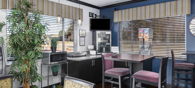 迦太基温德姆速8酒店(Super 8 by Wyndham Carthage TX)图片