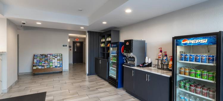 罗德威套房酒店 - 近奥特莱斯购物中心 - 阿什维尔(Rodeway Inn & Suites Near Outlet Mall - Asheville)图片