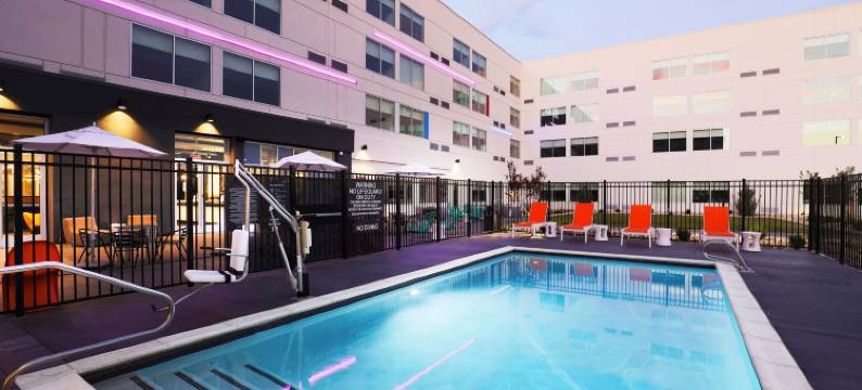 里诺塔霍国际机场雅乐轩酒店(Aloft Reno-Tahoe International Airport)图片