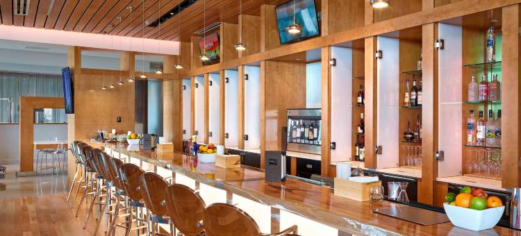 埃德蒙顿机场万丽酒店(Renaissance Edmonton Airport Hotel)图片