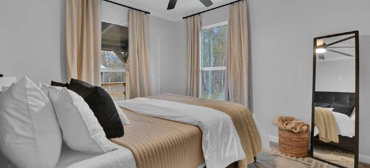 Cozy Country Cabin in the Woods图片