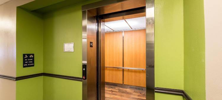 凯尼迪速8酒店(Super 8 by Wyndham Kenedy)图片