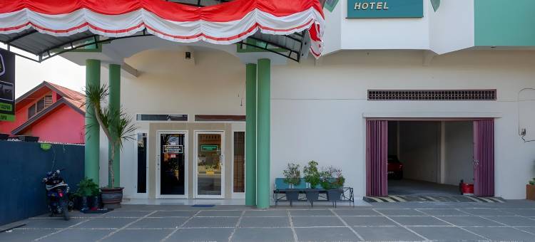 红多兹伊斯兰酒店@帕洛波惹兰詹德拉尔苏迪尔曼(RedDoorz @ Jalan Jenderal Sudirman Palopo)图片