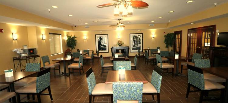 布卢明顿 I-55 及 I-74 舒适套房酒店(Comfort Suites Bloomington I-55 and I-74)图片