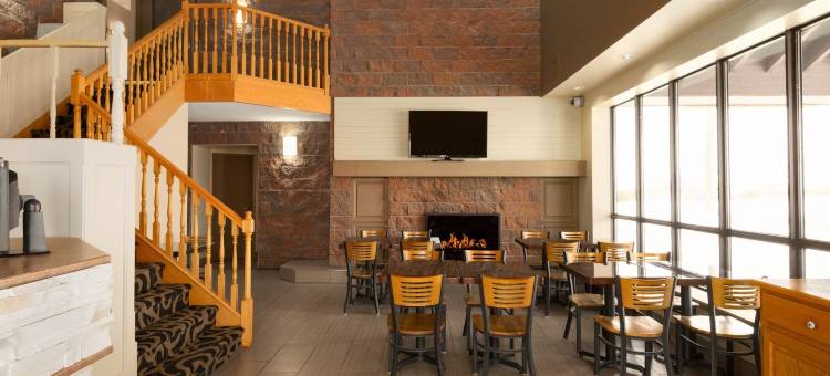 蒂明斯速8酒店(Super 8 by Wyndham Timmins on)图片