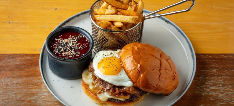 希尔顿海滨度假村酒店(The Waterfront Beach Resort, A Hilton Hotel)图片