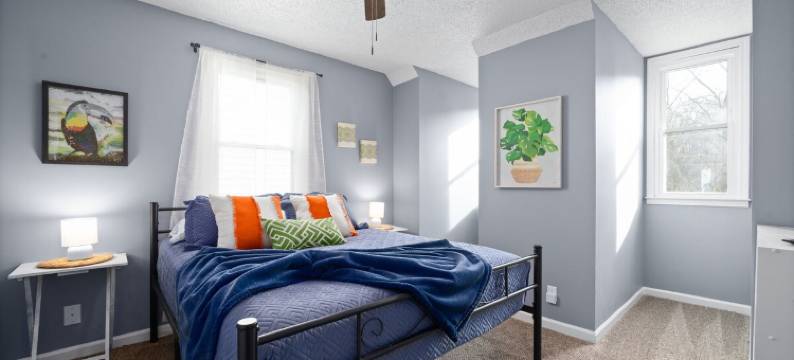 Private Entrance, Fenced Backyard and Large Kitchen - Charming Retreat图片