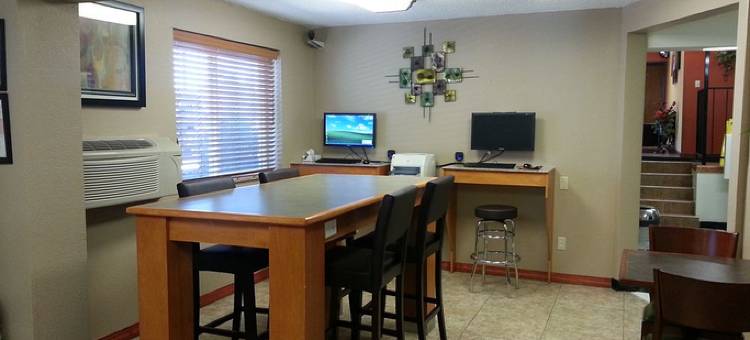 独立城堪萨斯城温德姆速8酒店(Super 8 by Wyndham Independence Kansas City)图片