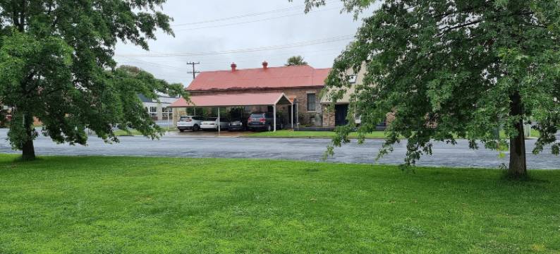 公园上的查尔斯沃思(Charlesworth on the Park)图片