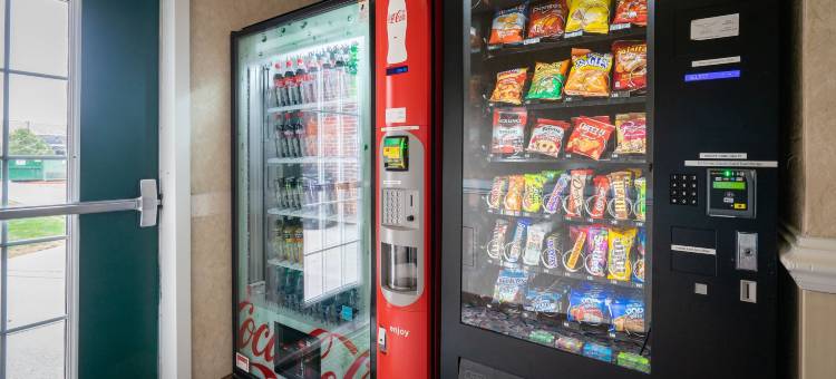 西敏丹佛北郊区开放式客房(Suburban Studios Westminster Denver North)图片