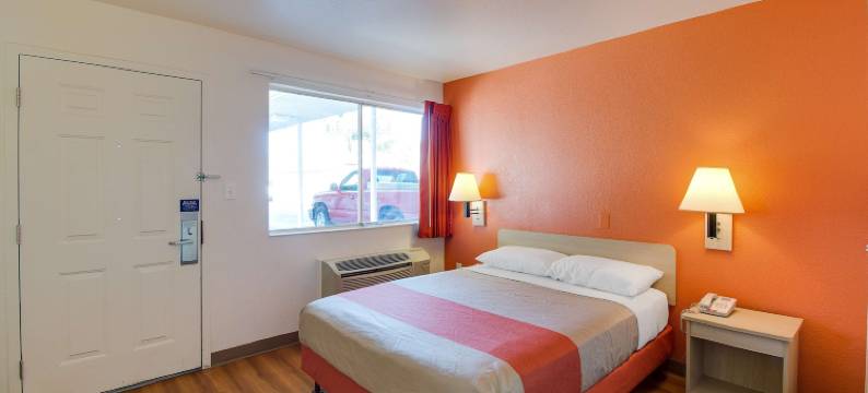 东凤凰城6号汽车旅馆(Motel 6-Phoenix, AZ - East)图片