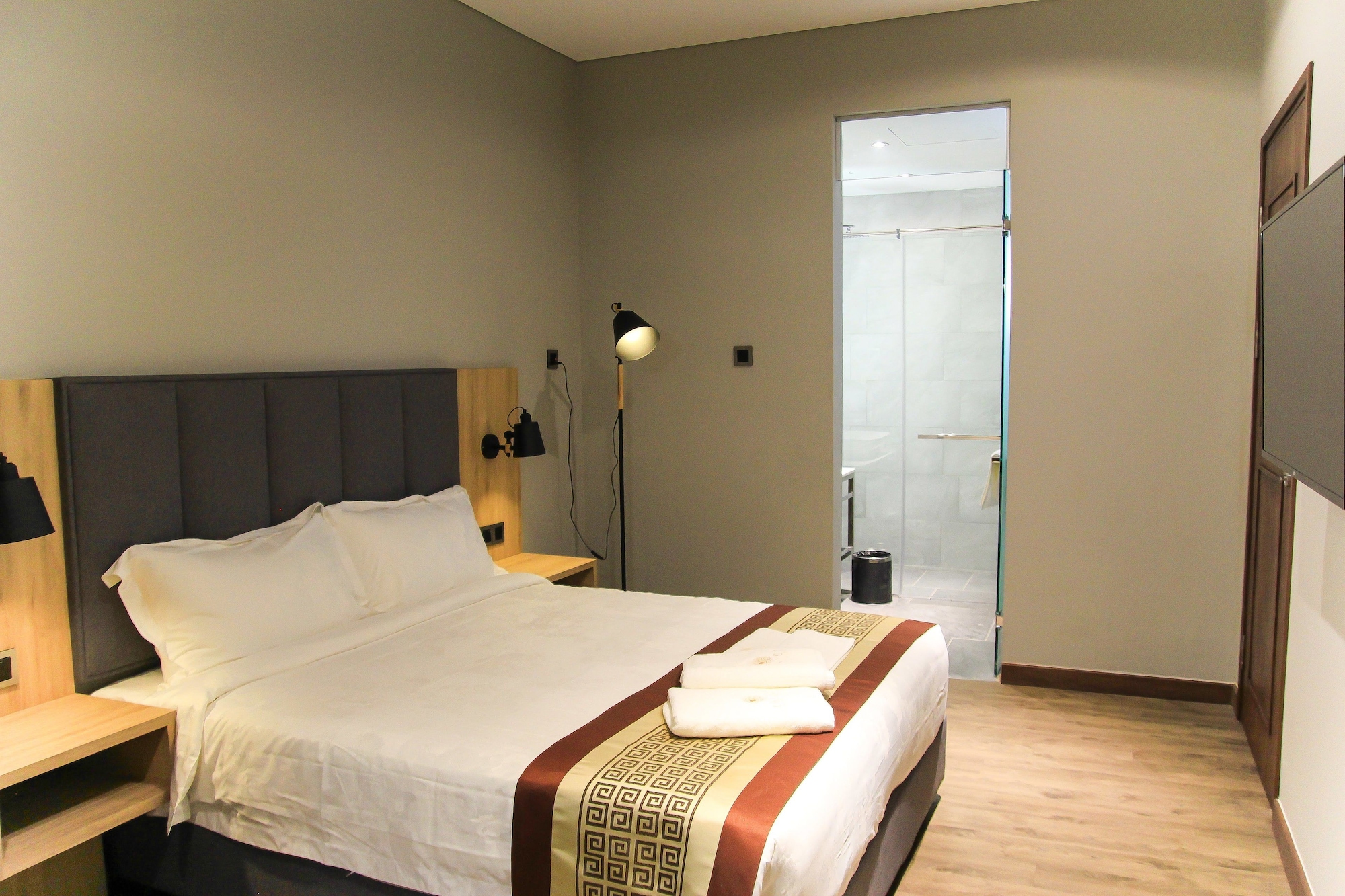 Amigo Hotel Over view