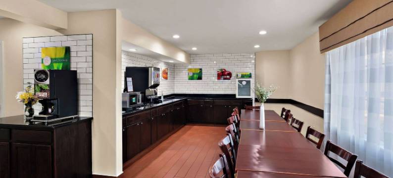 曼非斯东北 I-40 附近凯艺酒店(Quality Inn Memphis Northeast Near I-40)图片