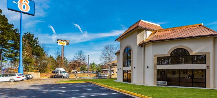 格鲁吉亚萨沃尼6号汽车旅馆- 格威内特中心(Motel 6 Suwanee, GA - Gwinnett Center)图片