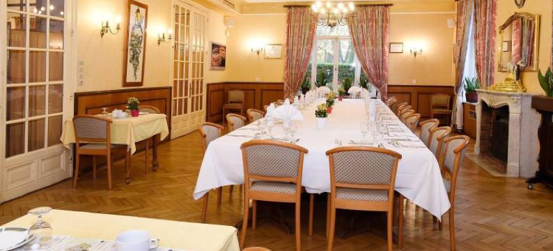 雷蒙特酒店(Logis Hotel Restaurant Remotel)图片