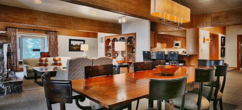 豪华四卧室联排别墅4号联排别墅由RedAwning(Luxury Four Bedroom Townhouse 4 Townhouse by Redawning)图片