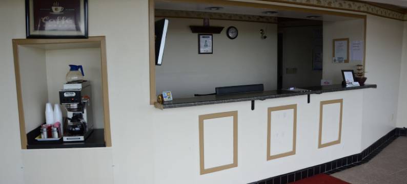 麦迪逊维尔大斯普林酒店(Big Spring Inn Madisonville)图片