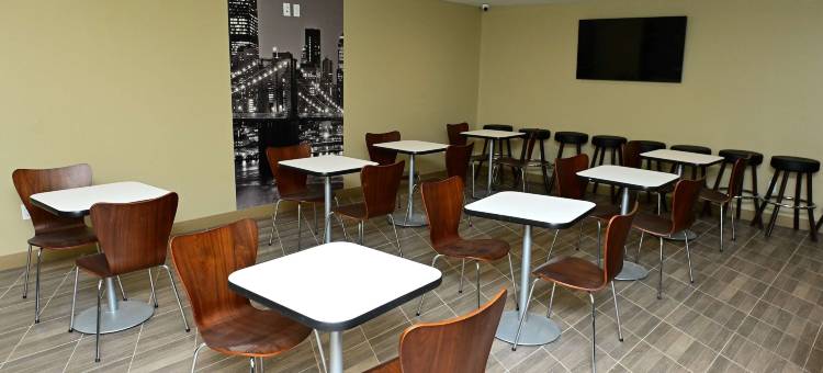 布朗克斯近植物园温德姆速8酒店(Super 8 by Wyndham Bronx Near Botanical Garden)图片