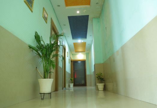 Hotel Shri Bhaskar Hotel Overview