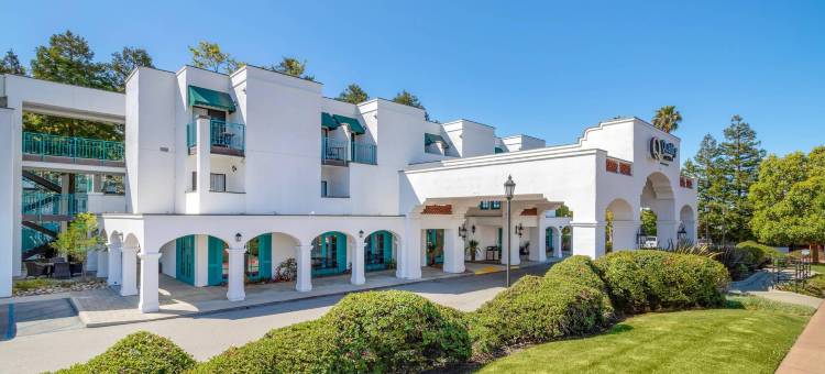 圣路易斯奥比斯波品质酒店(Quality Suites Downtown San Luis Obispo)图片