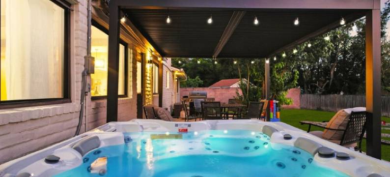 Cozy 6-Bedroom House with Heated Pool, Game Room, Fire Pit ,Hot Tub, Mini Golf图片
