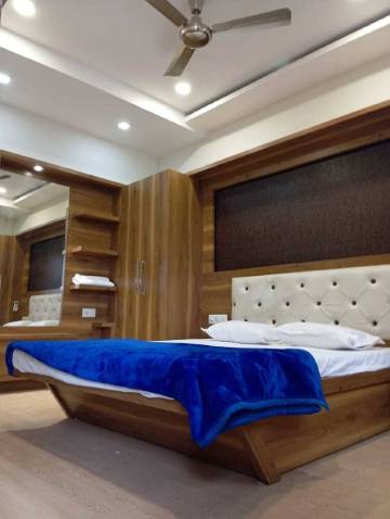 Peaceful location, clean room, near to Mahakal Jyotirling - Damru