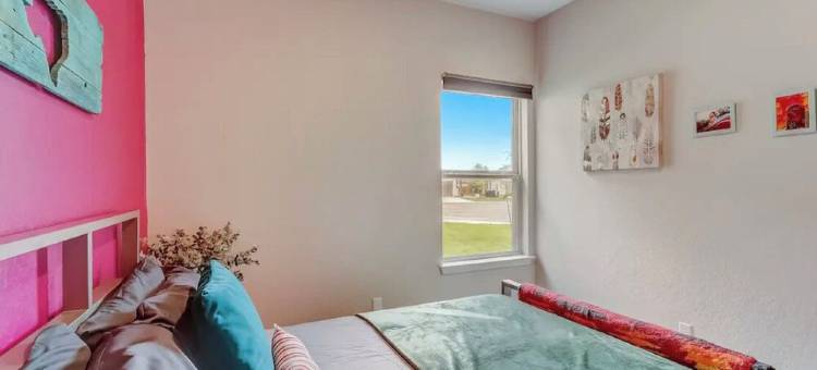 NEW! Texy-Mexy Bungalow: Spacious 3-Bedroom House w/ Full Access & Pets Welcome!图片