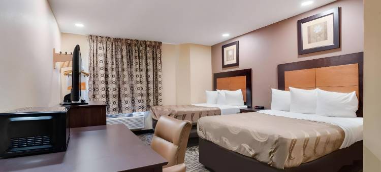 利斯萨米特 - 堪萨斯城凯艺酒店(Quality Inn Lees Summit - Kansas City)图片