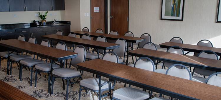 塔勒阔智选假日酒店及套房(Holiday Inn Express & Suites Tahlequah)图片