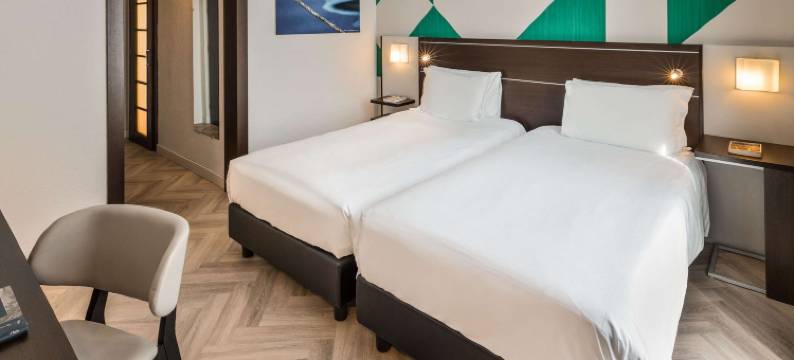 安吉奥诺那不勒斯中心美居酒店(Mercure Napoli Centro Angioino)图片