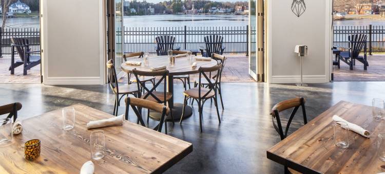 萨拉纳克湖voco酒店-湖滨-由洲际酒店集团管理(voco SARANAC LAKE NY - WATERFRONT)图片