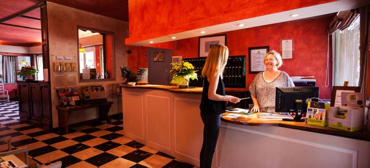 莱斯维涅斯布兰彻斯酒店(Logis Vignes Blanches Hôtel Cosy et Restaurant de Terroir)图片