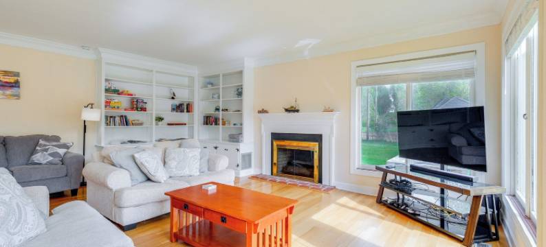 距格洛斯特15英里：滨水马修斯之家！(15 Mi to Gloucester: Waterfront Mathews Home!)图片