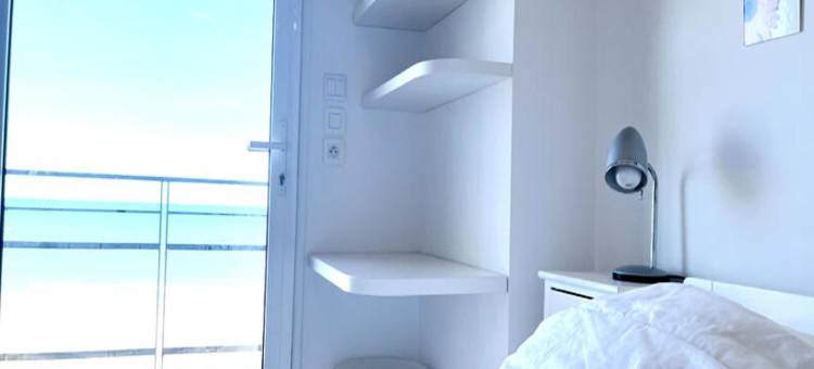 SG04050 - Apartment facing the sea in ST GILLES CROIX D图片
