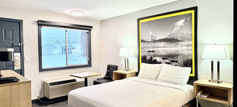 温德姆速8酒店 克利尔沃特 BC(Super 8 by Wyndham Clearwater BC)图片