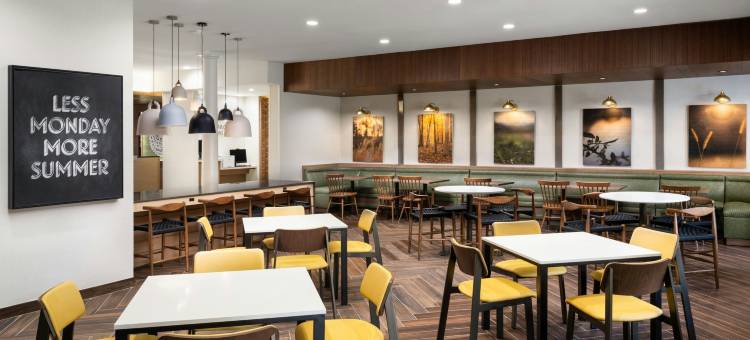韦克罗斯万枫酒店(Fairfield Inn & Suites Waycross)图片