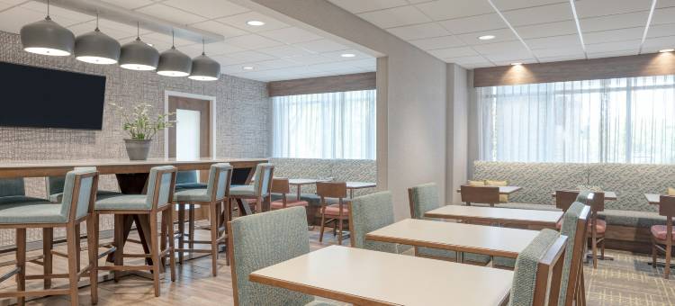 克利夫兰机场泰德曼路欢朋酒店(Hampton Inn Cleveland-Airport/Tiedeman Rd)图片