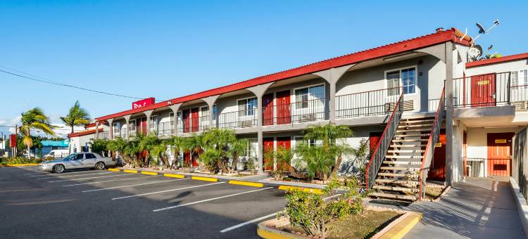 红屋顶酒店洛杉矶-贝尔弗劳尔(Red Roof Inn Los Angeles – Bellflower)图片