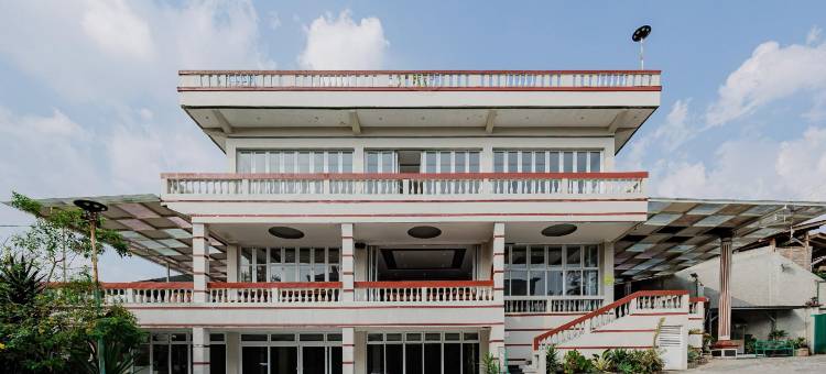 乌尔班维尤博托尔度假村-芝萨鲁亚蓬查克茂物(Urbanview Resort Botol Cisarua Puncak Bogor)图片
