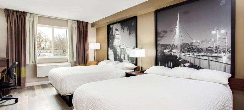 温尼伯西速8酒店(Super 8 by Wyndham Winnipeg West)图片